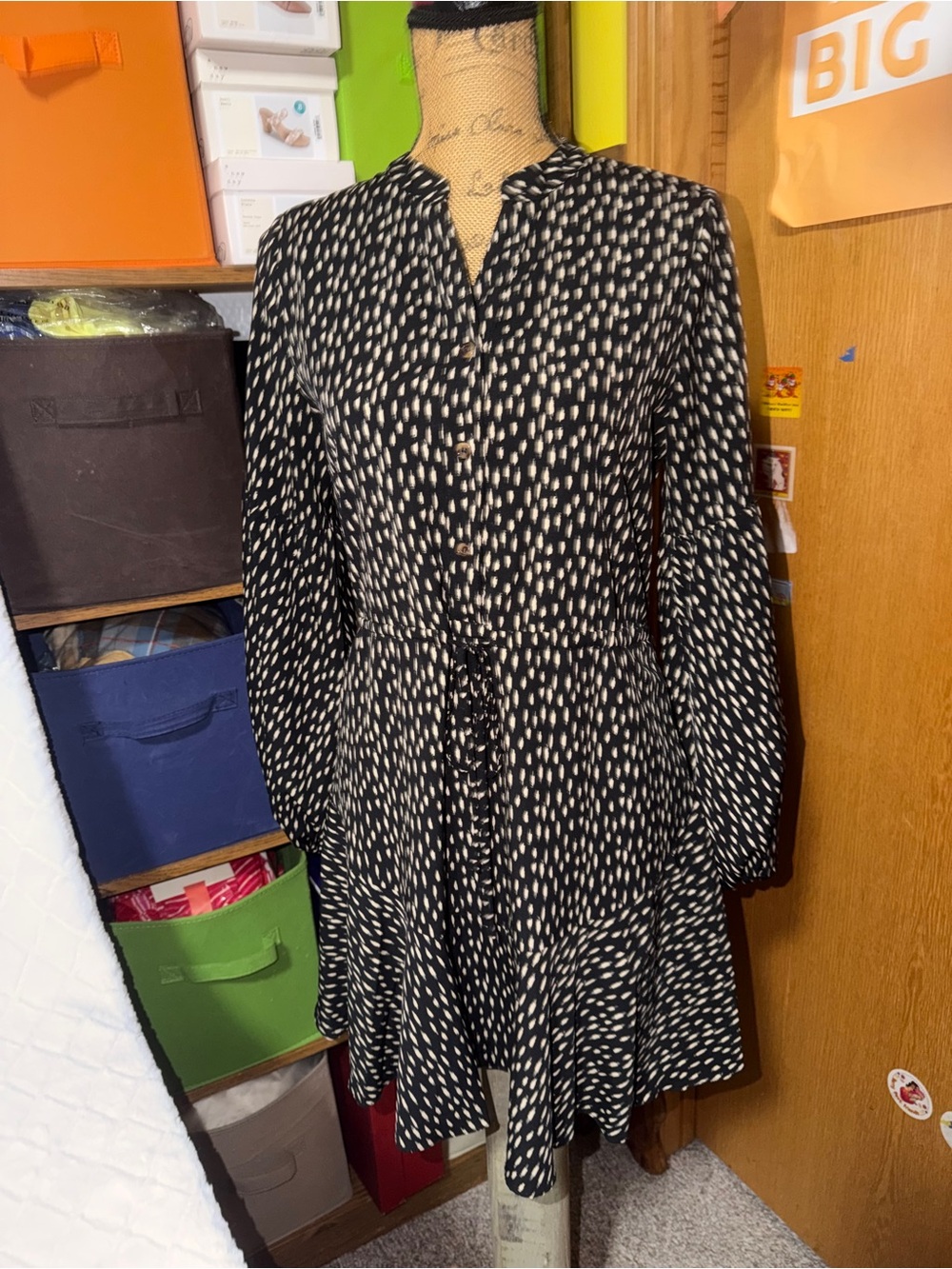 Black and White Printed Long-Sleeve Tie-Waist Dress